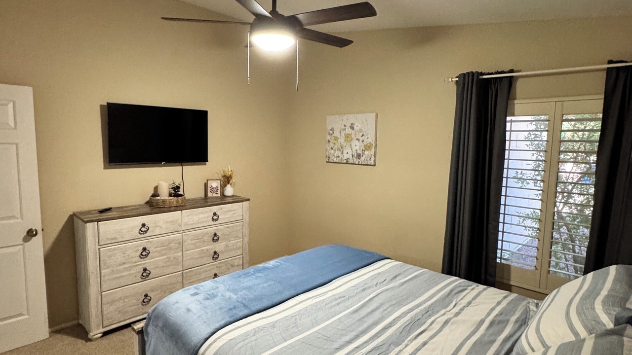 Photo of Bedroom in Alta Mesa Community Association