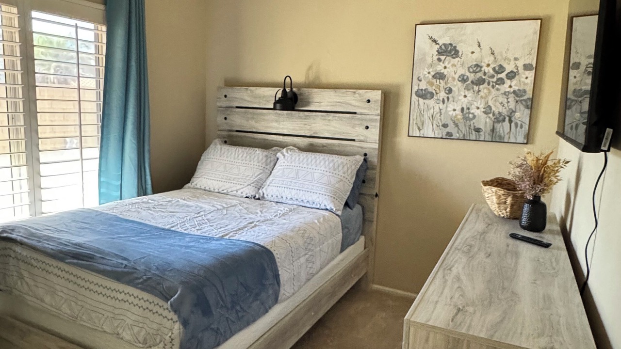 Photo of Bedroom in Alta Mesa Community Association