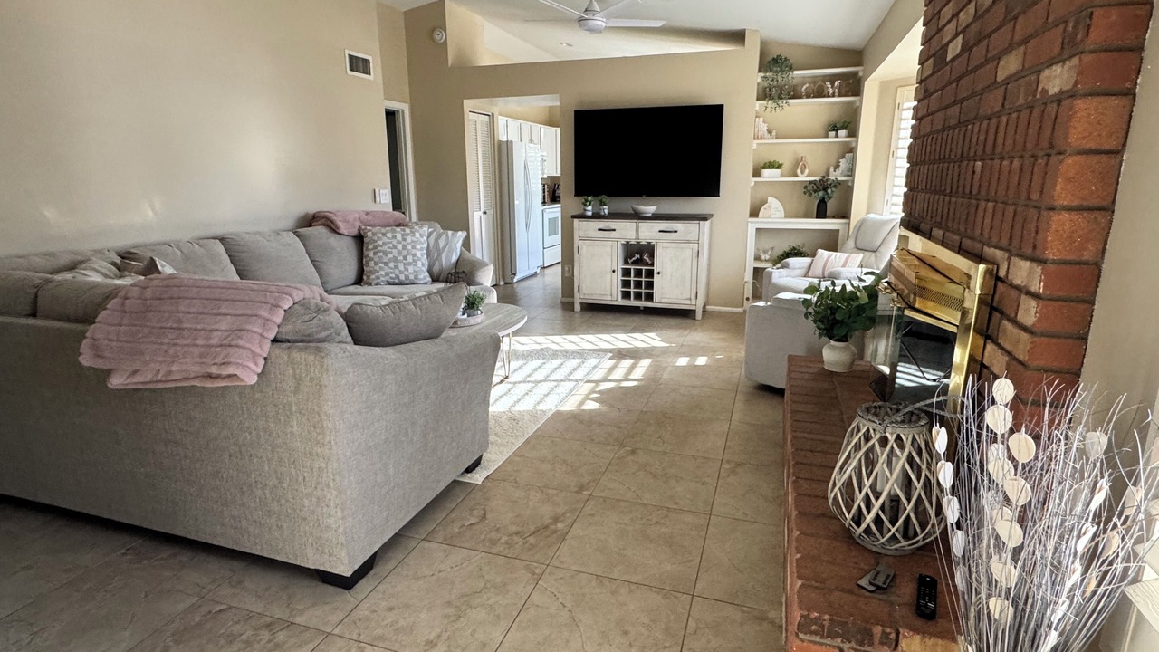 Photo of Livingroom in Alta Mesa Community Association