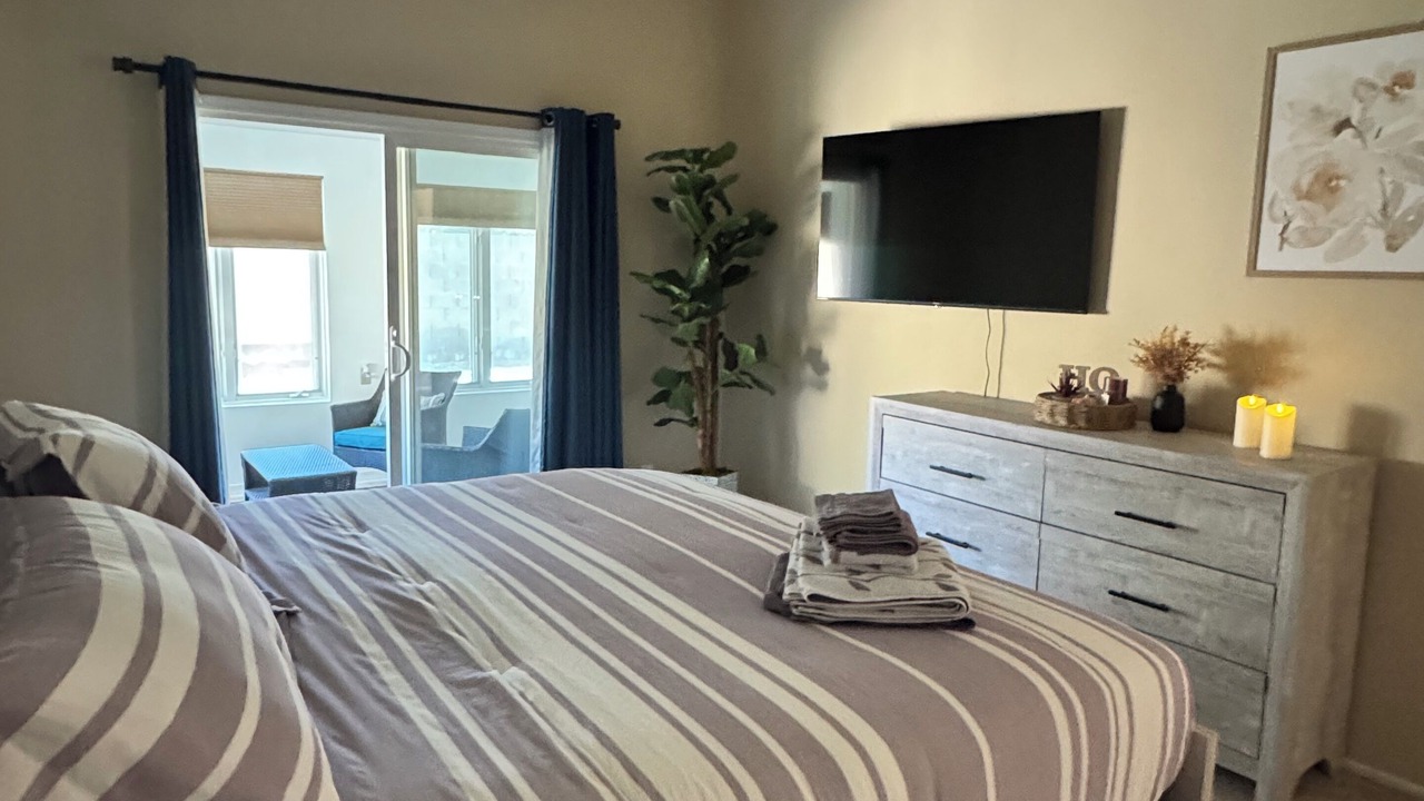 Photo of Bedroom in Alta Mesa Community Association
