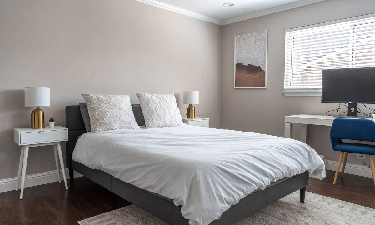 Photo of Bedroom in Lake Area
