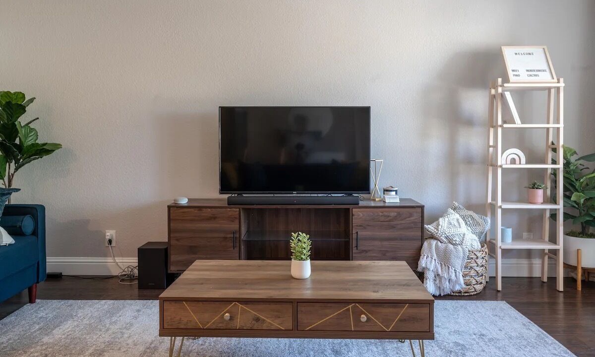 Photo of Livingroom in Lake Area