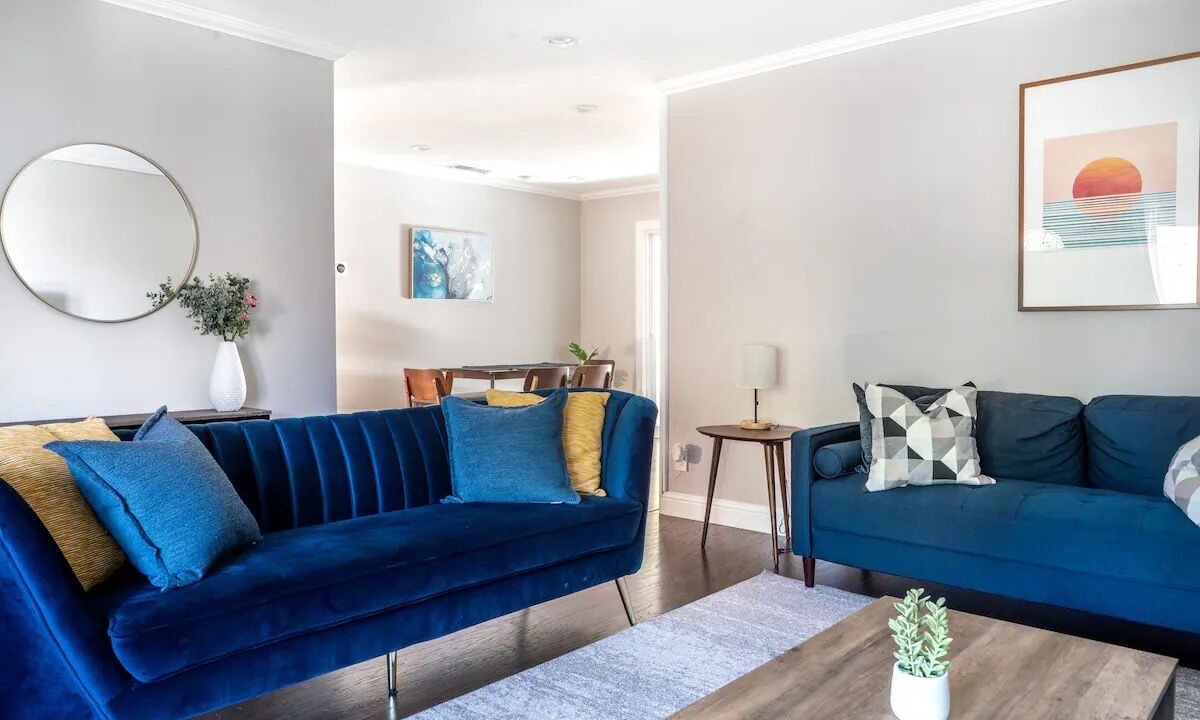 Photo of Livingroom in Lake Area
