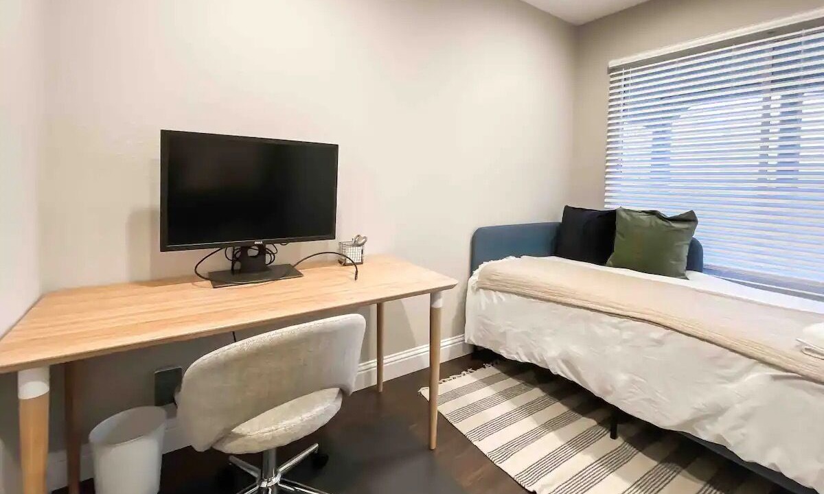 Photo of Bedroom in Lake Area