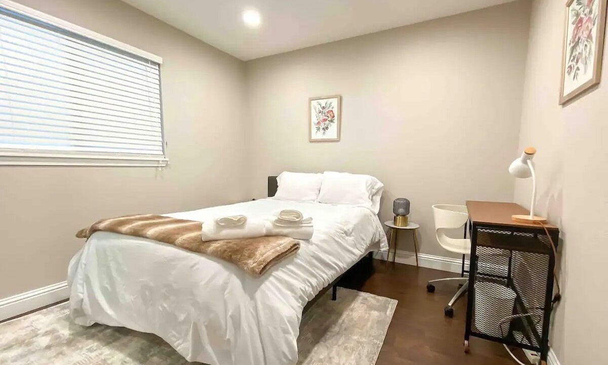 Photo of Bedroom in Lake Area