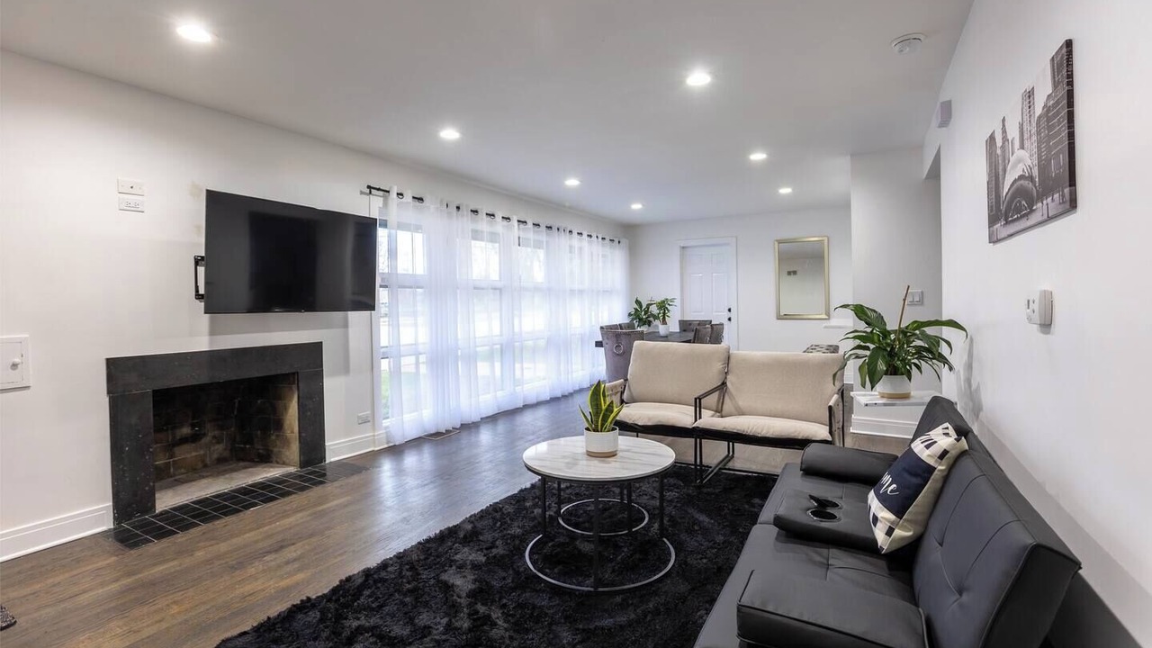 Photo of Livingroom in Skokie