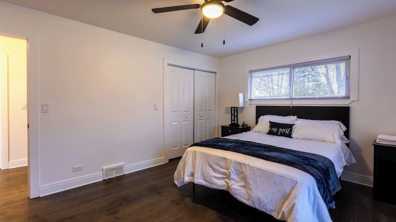 Photo of Bedroom in Skokie