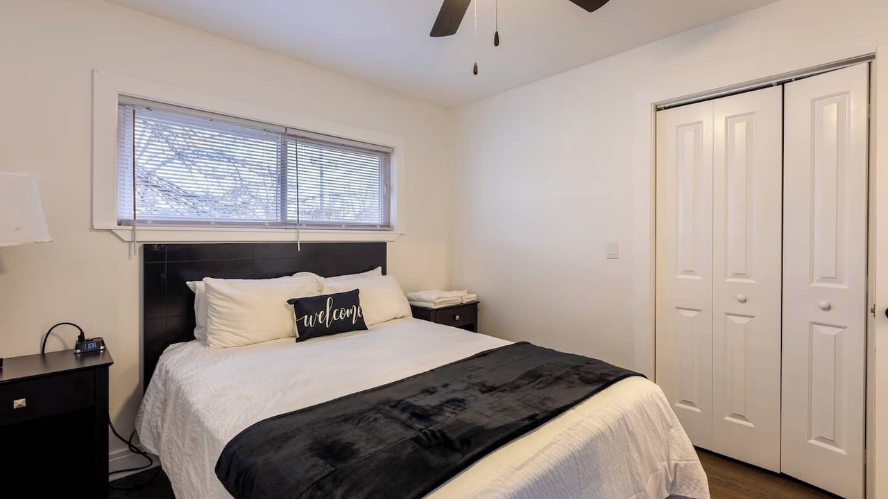 Photo of Bedroom in Skokie