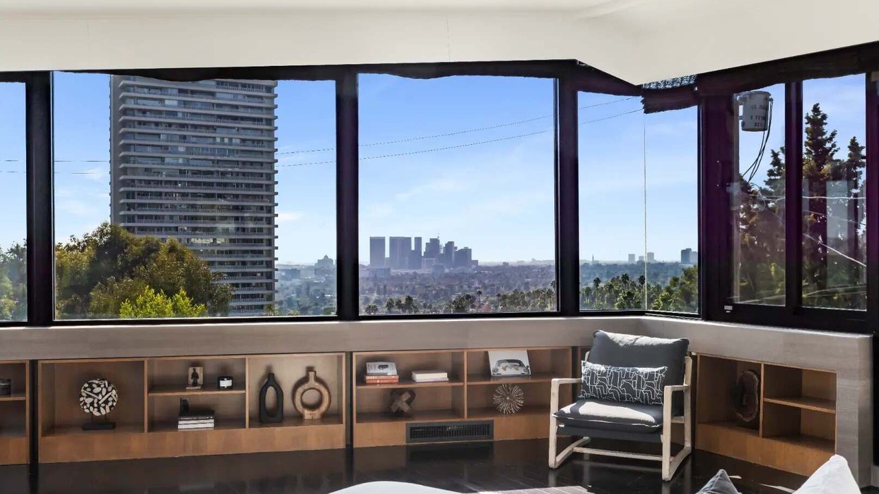 Photo of Bedroom in Mid-Wilshire