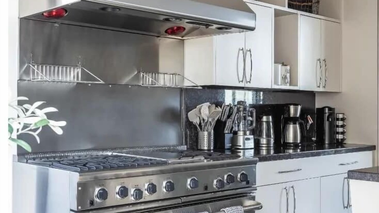 Photo of Kitchen in Mid-Wilshire