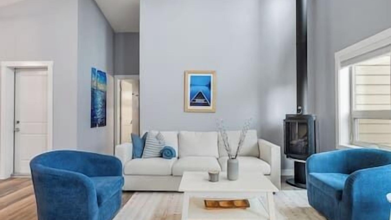 Photo of Livingroom in East Kootenay