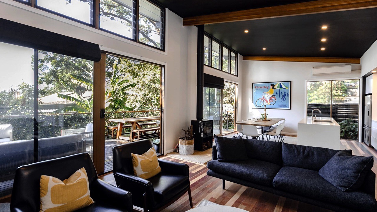 Photo of Livingroom in Macmasters Beach