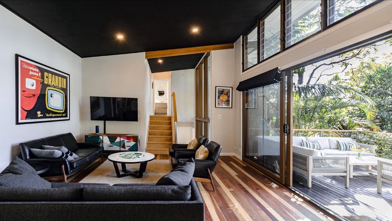 Photo of Livingroom in Macmasters Beach