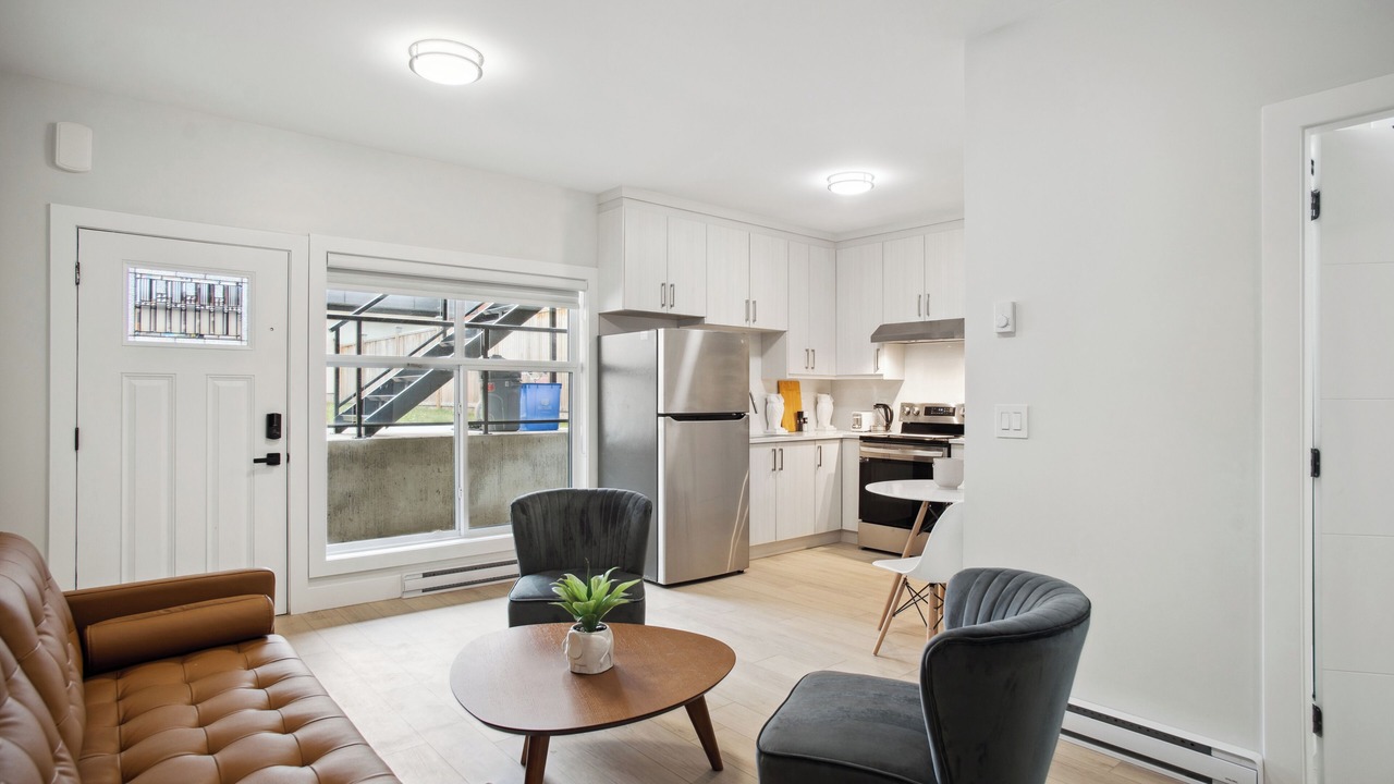 Photo of Livingroom in Central Lonsdale