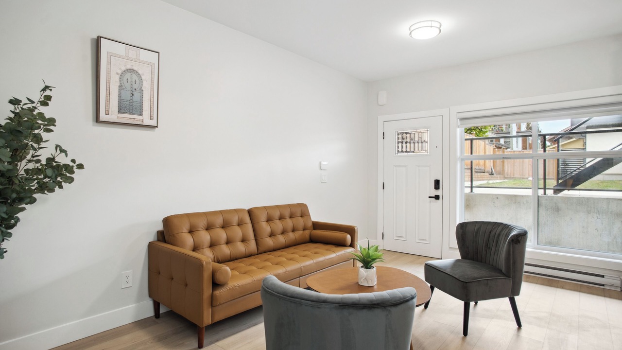 Photo of Livingroom in Central Lonsdale