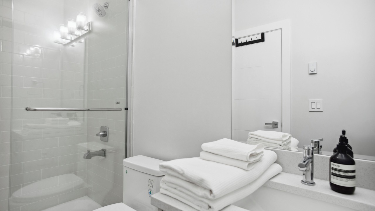 Photo of Bathroom in Central Lonsdale
