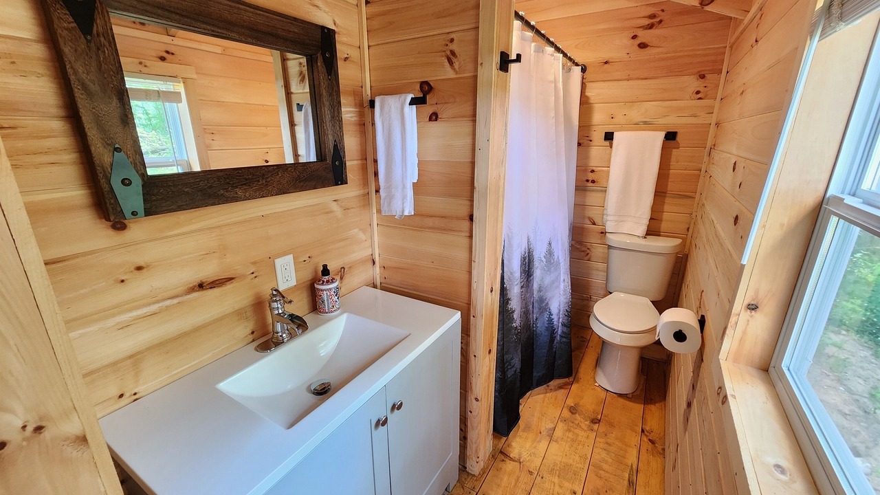 Photo of Bathroom in White Cloud