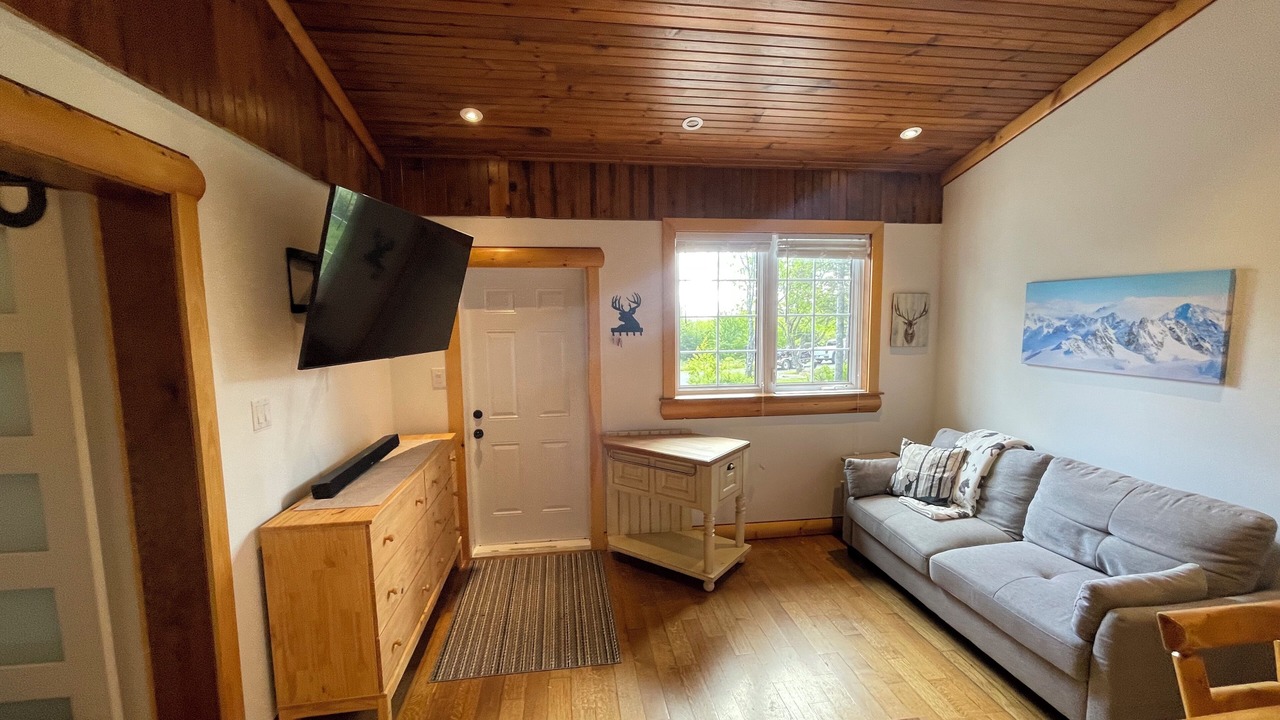 Photo of Livingroom in Amherst