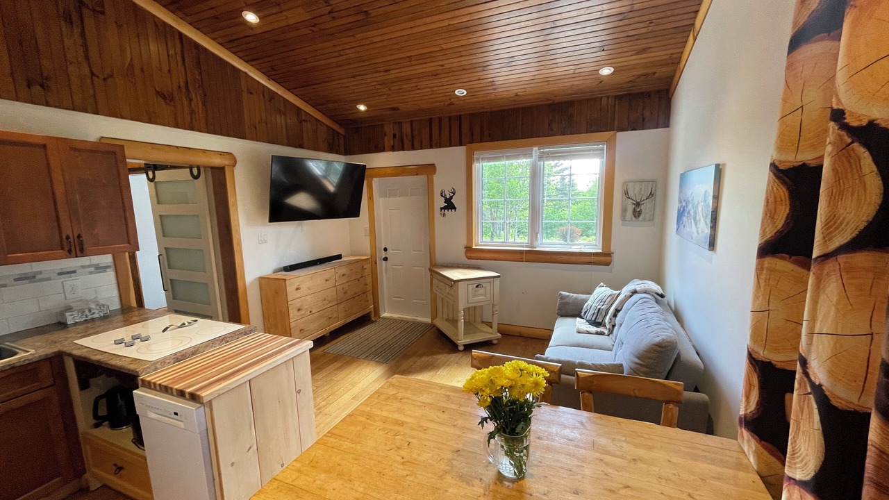 Photo of Livingroom in Amherst