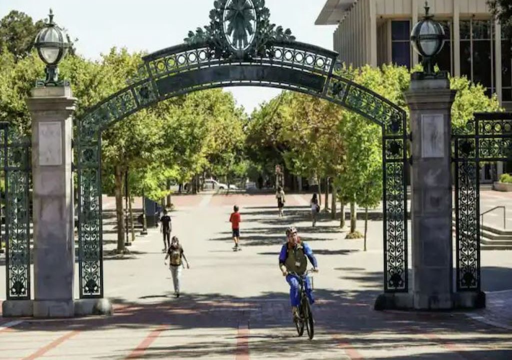 Photo of Others in Downtown Berkeley