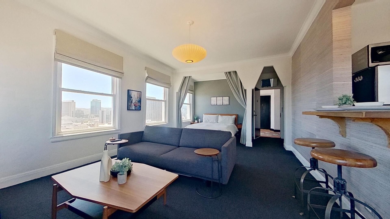 Photo of Livingroom in Tenderloin