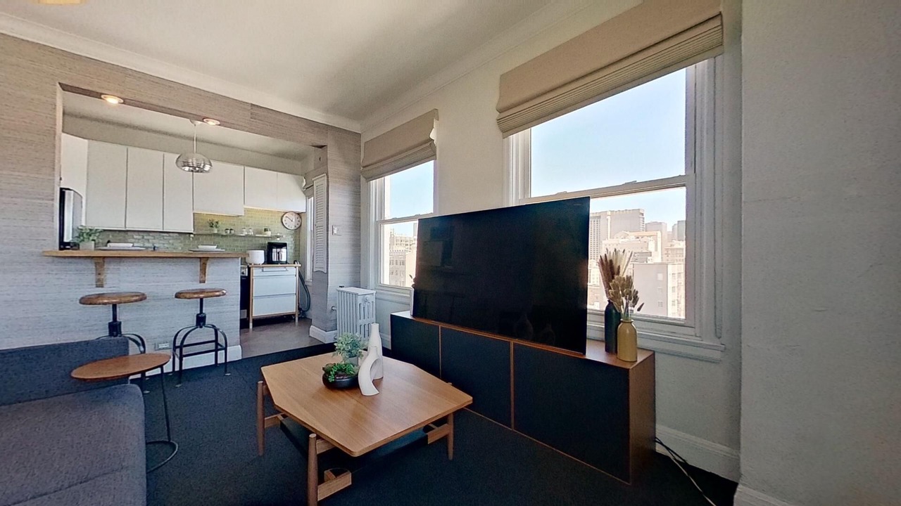 Photo of Livingroom in Tenderloin