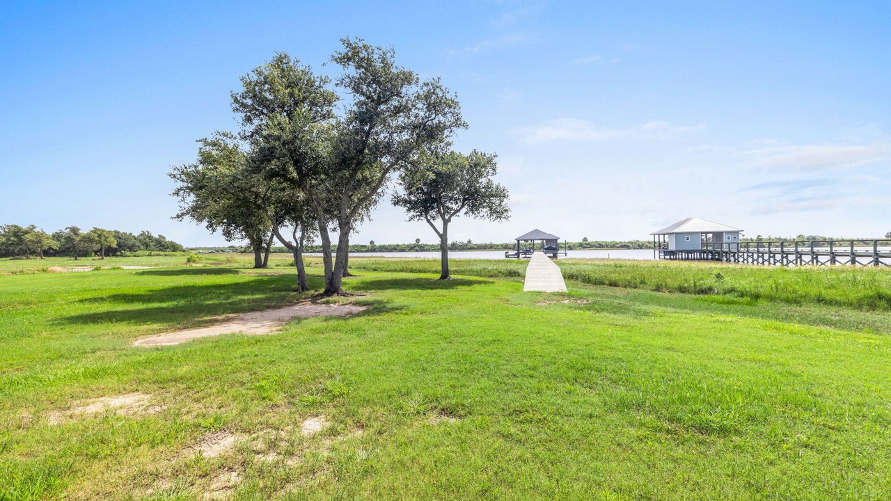 Photo of Others in Hackberry