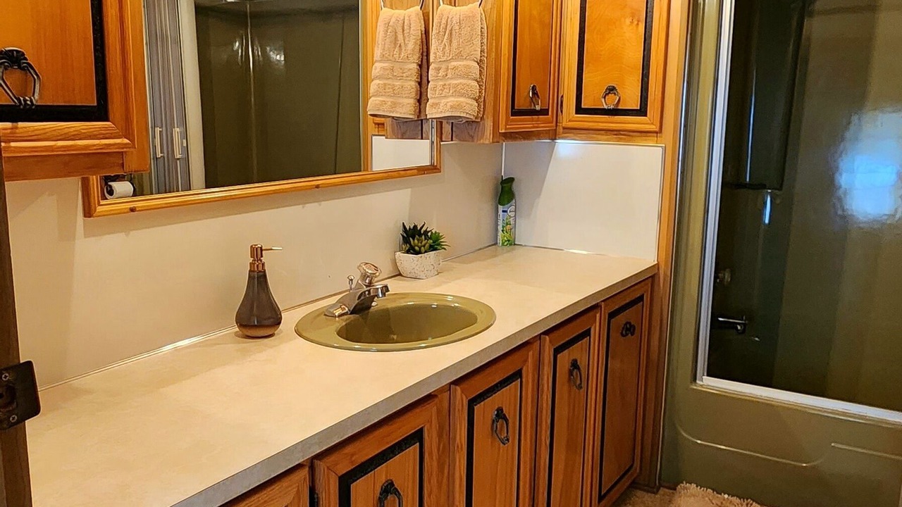Photo of Bathroom in White Cloud