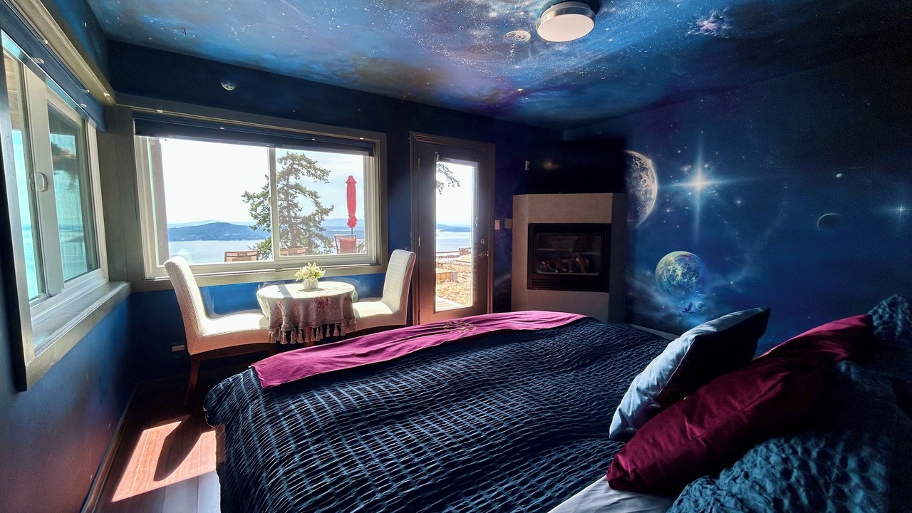 Photo of Bedroom in Pender Island