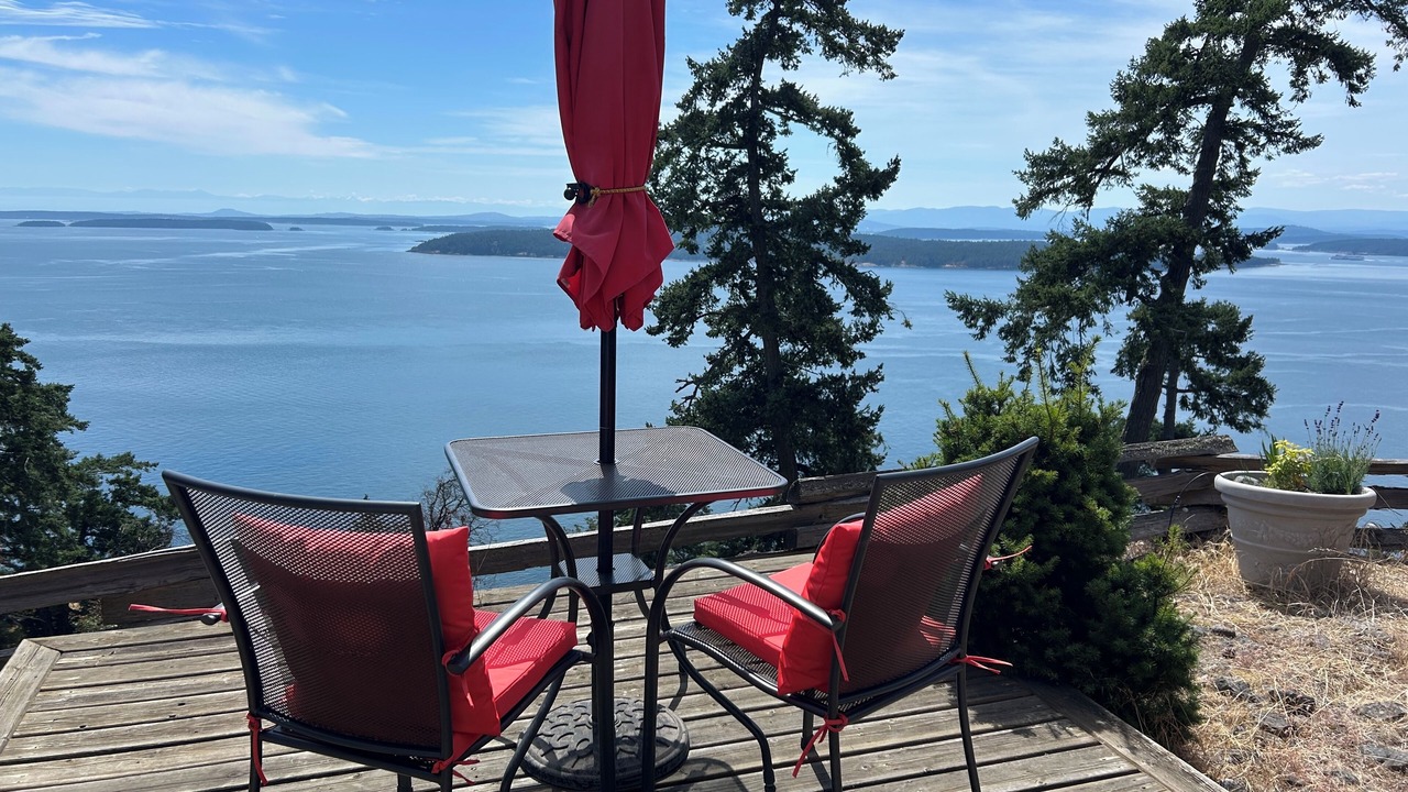 Photo of Bedroom in Pender Island