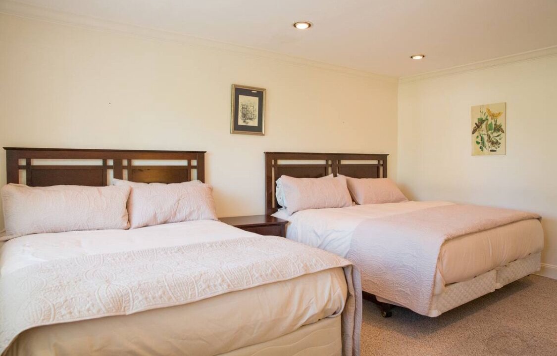 Photo of Bedroom in Burlingame Park