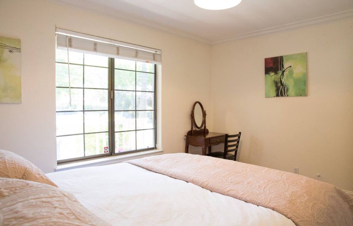 Photo of Bedroom in Burlingame Park