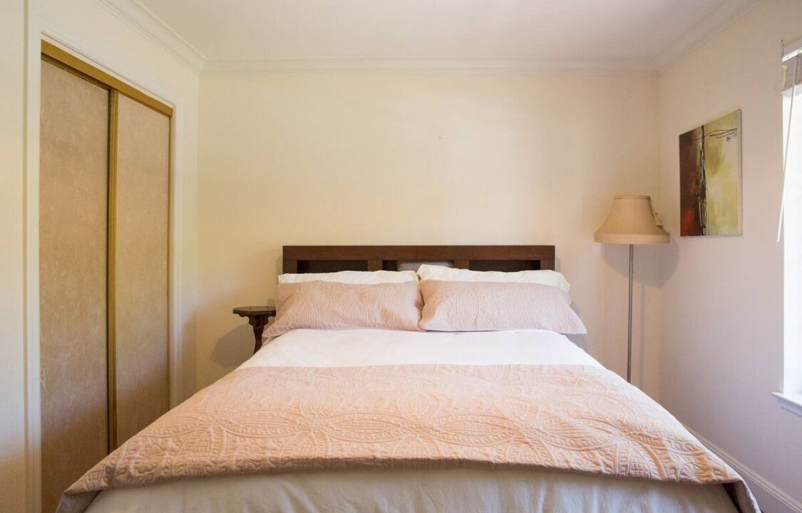 Photo of Bedroom in Burlingame Park