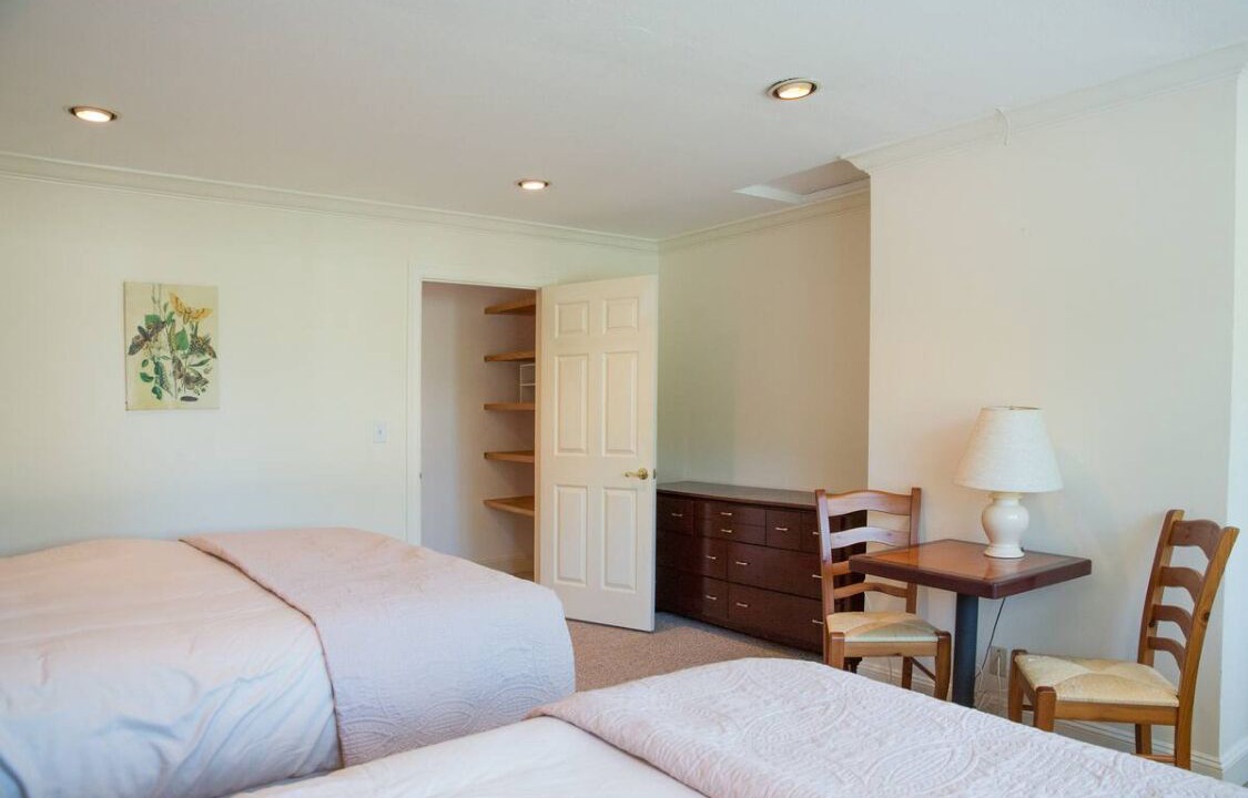Photo of Bedroom in Burlingame Park