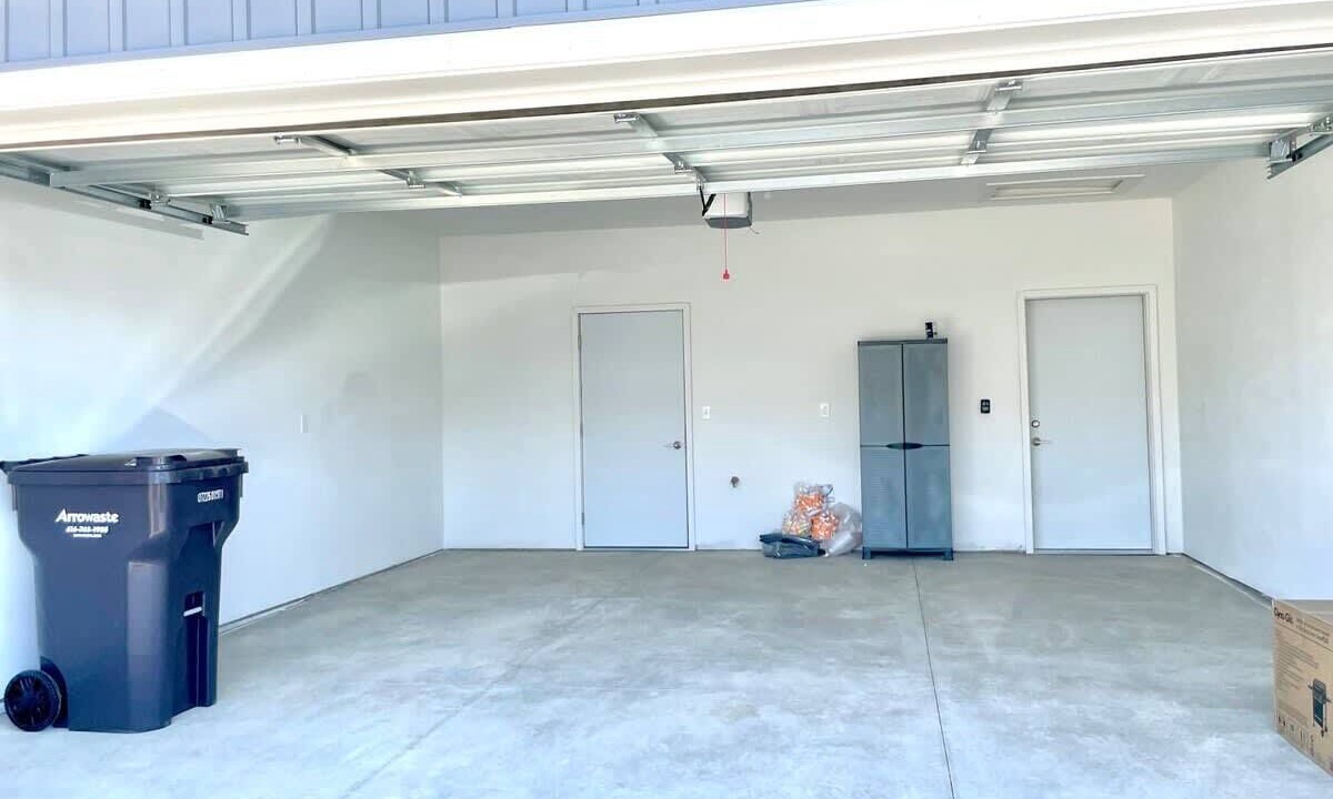 Photo of Others in Grandville