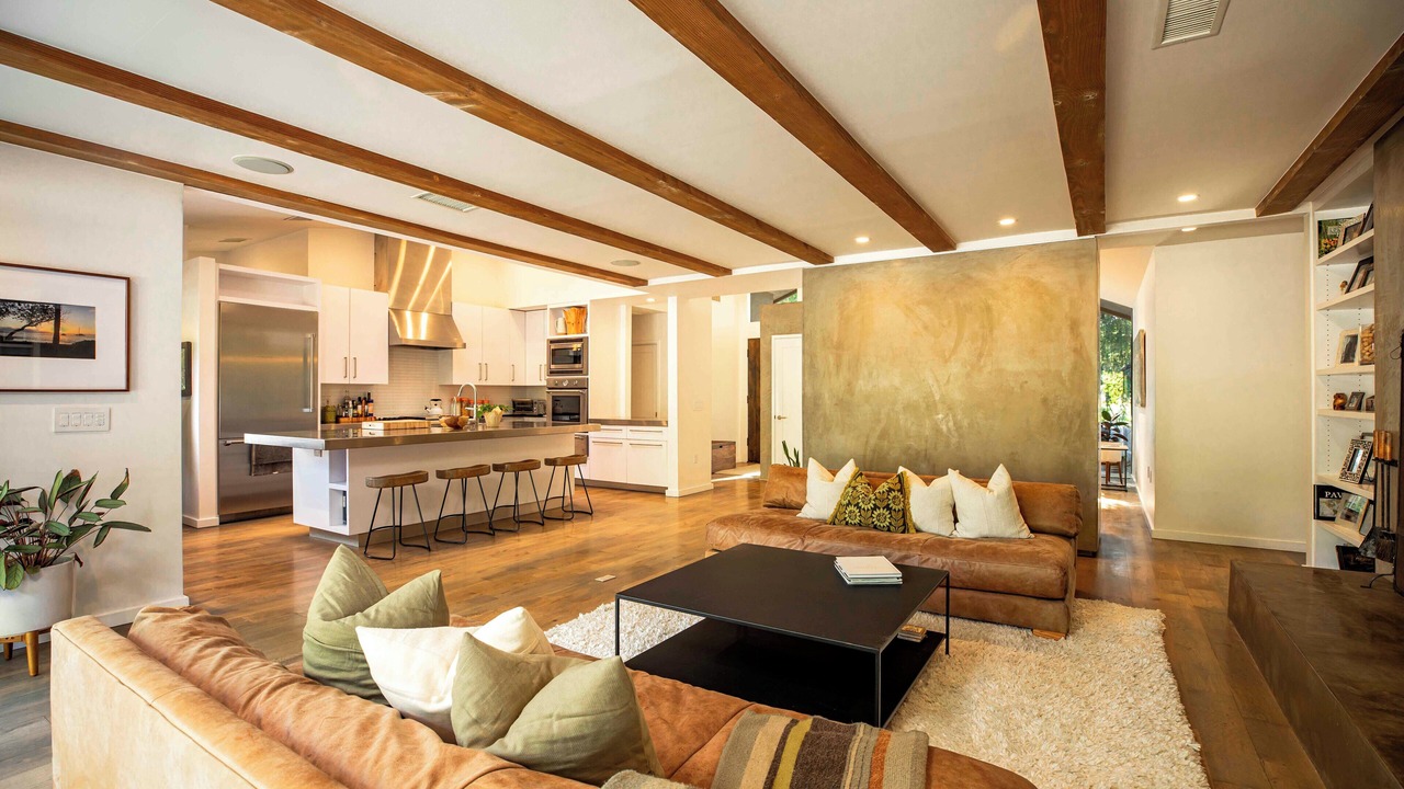 Photo of Livingroom in La Canada Flintridge