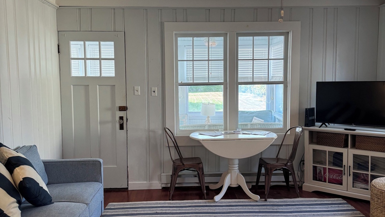 Photo of Livingroom in Niantic