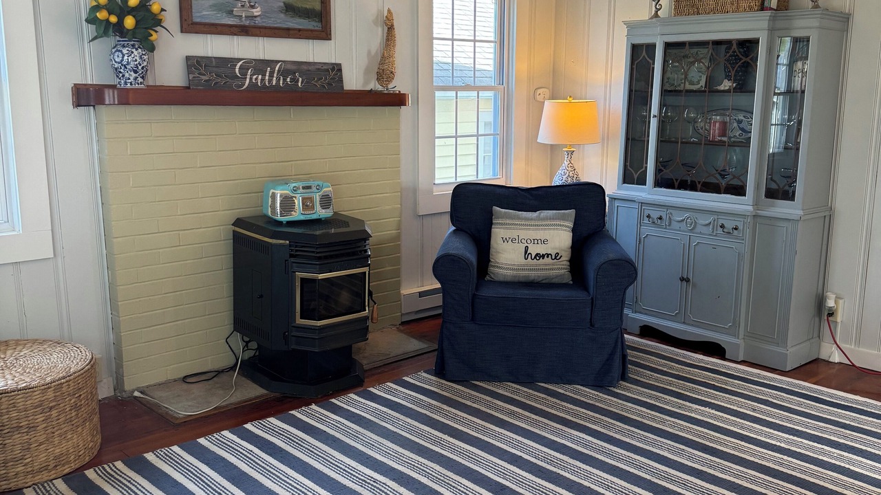 Photo of Livingroom in Niantic