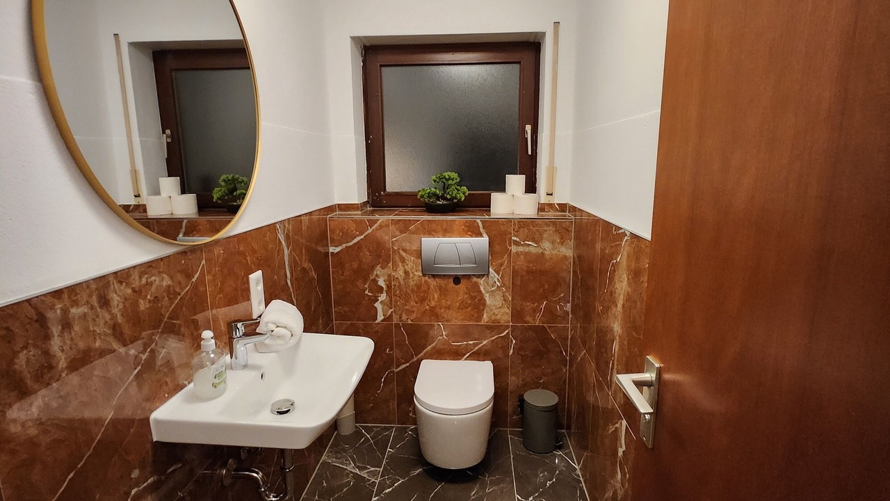 Photo of Bathroom in Rust
