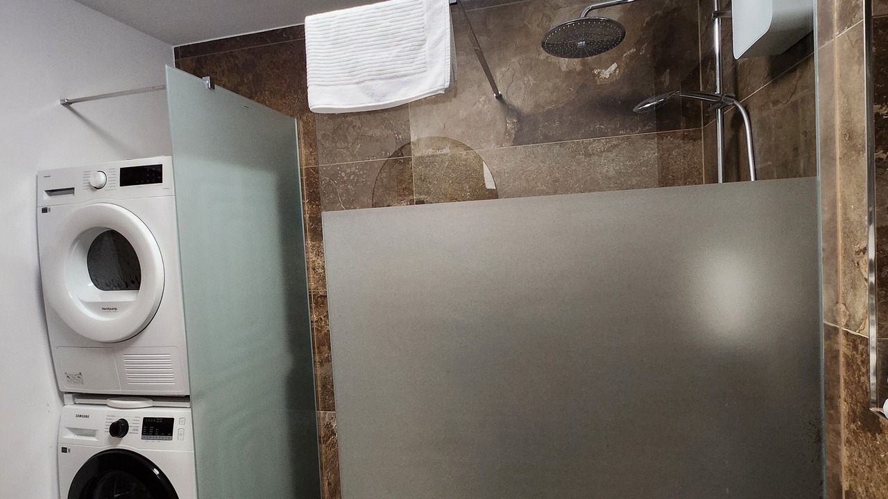 Photo of Bathroom in Rust