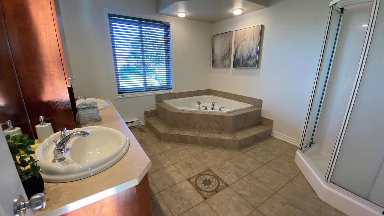 Photo of Bathroom in Candiac