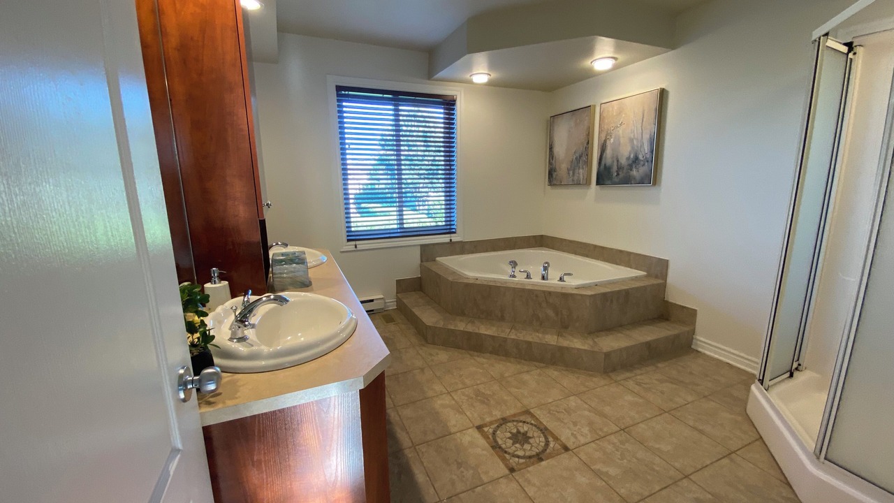 Photo of Bathroom in Candiac