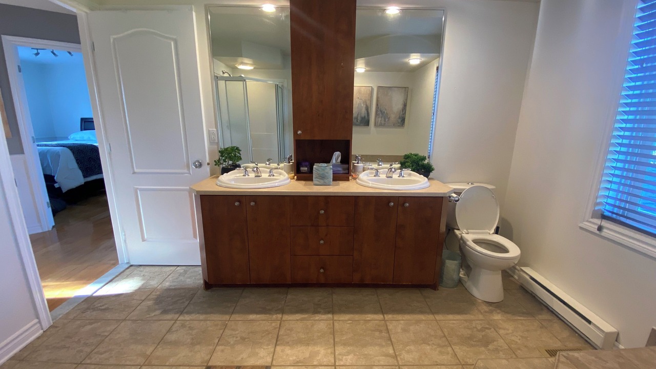 Photo of Bathroom in Candiac