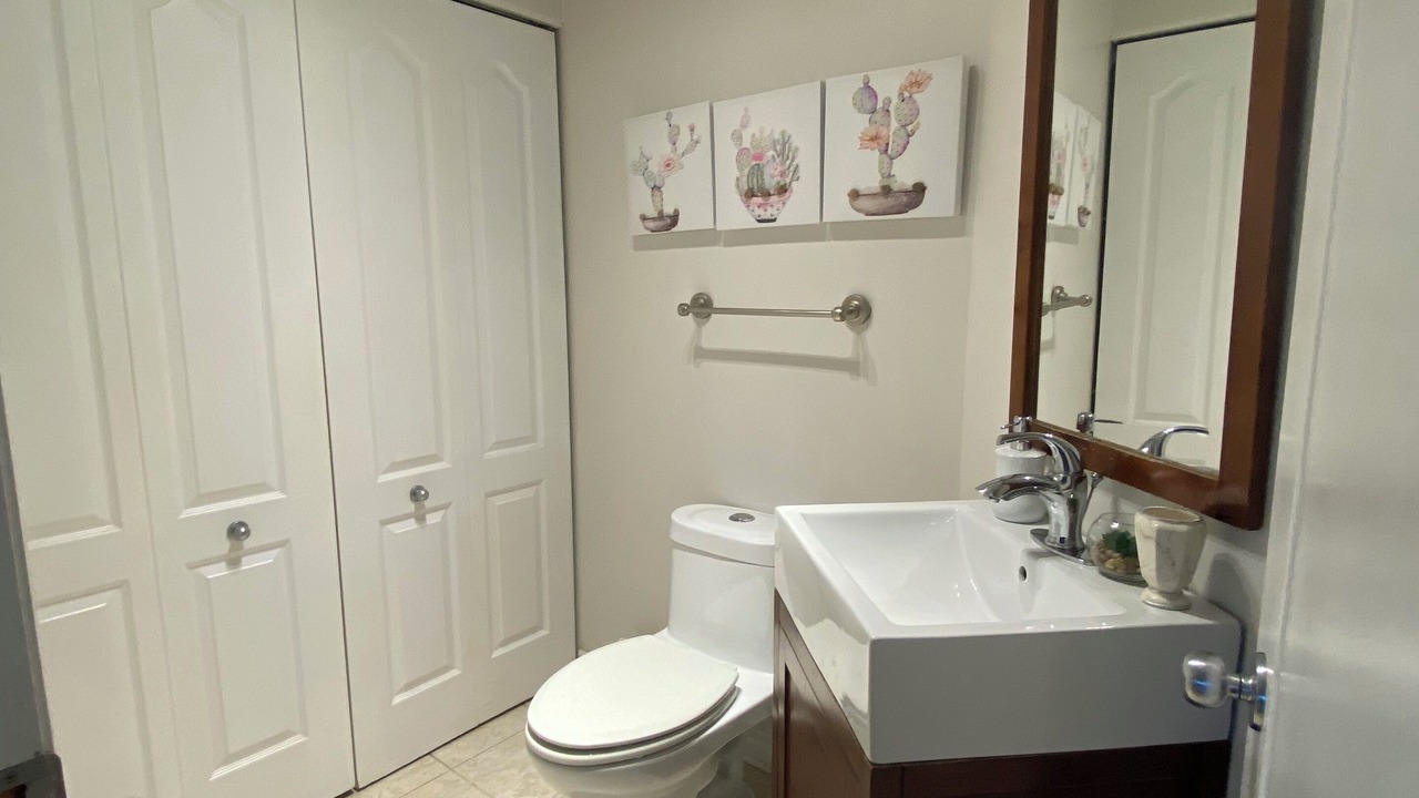 Photo of Bathroom in Candiac