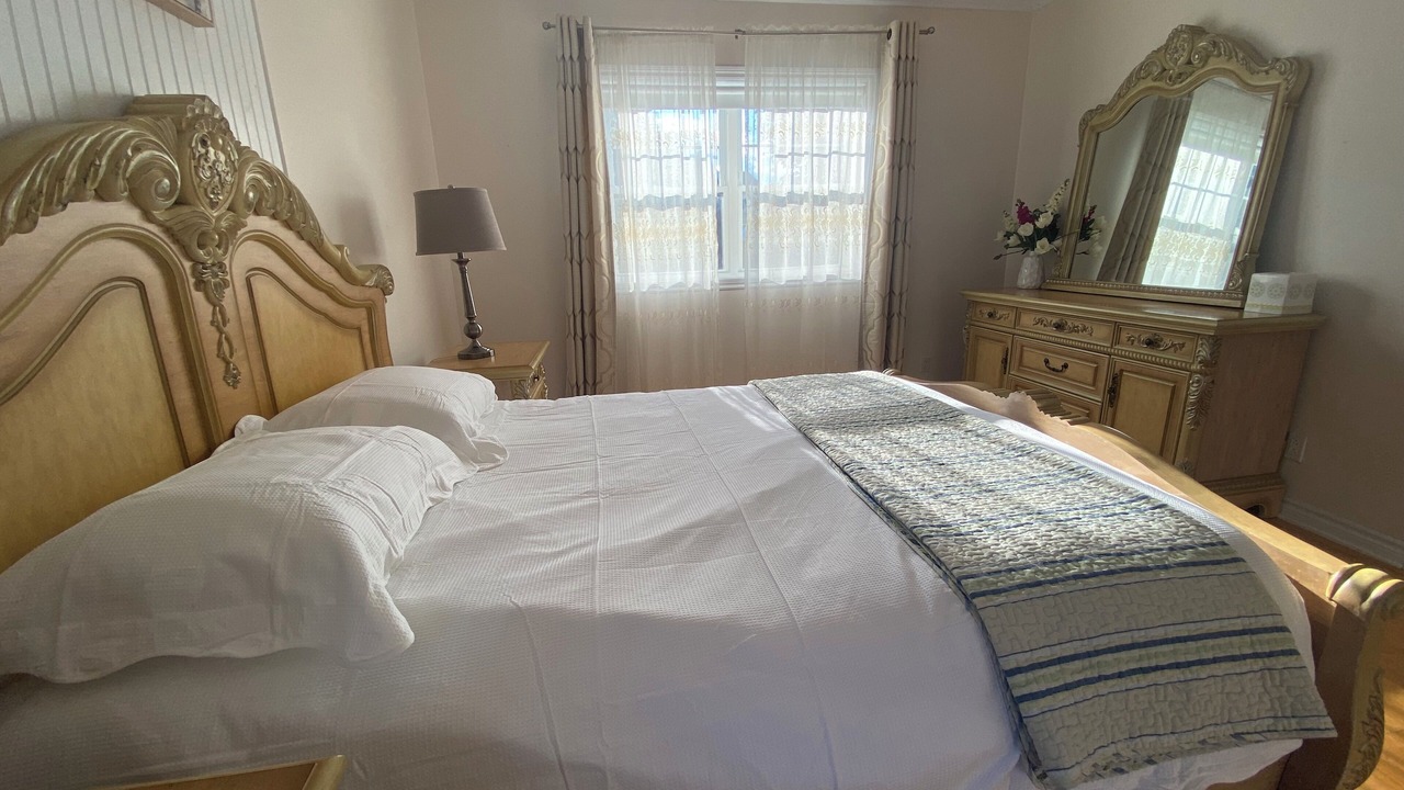 Photo of Bedroom in Candiac