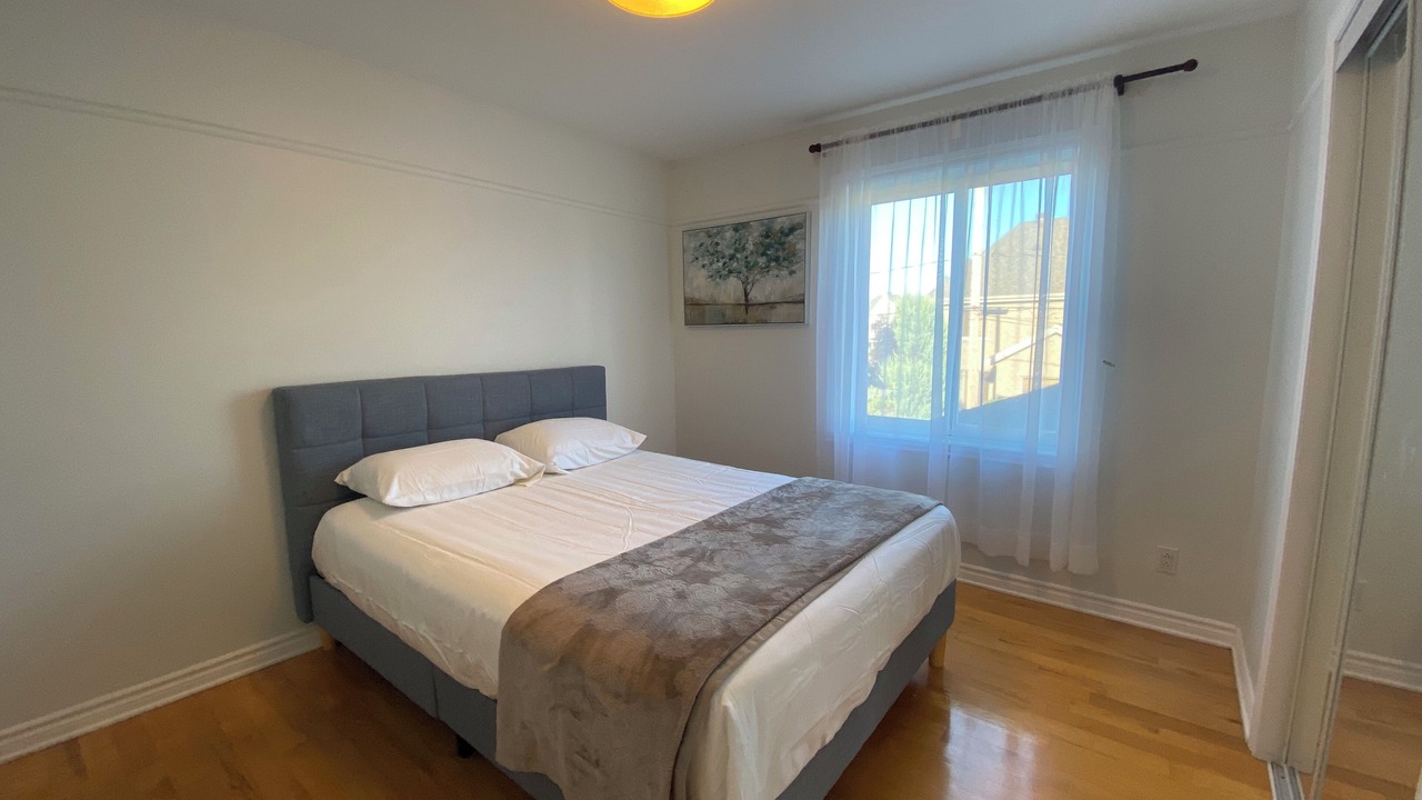 Photo of Bedroom in Candiac