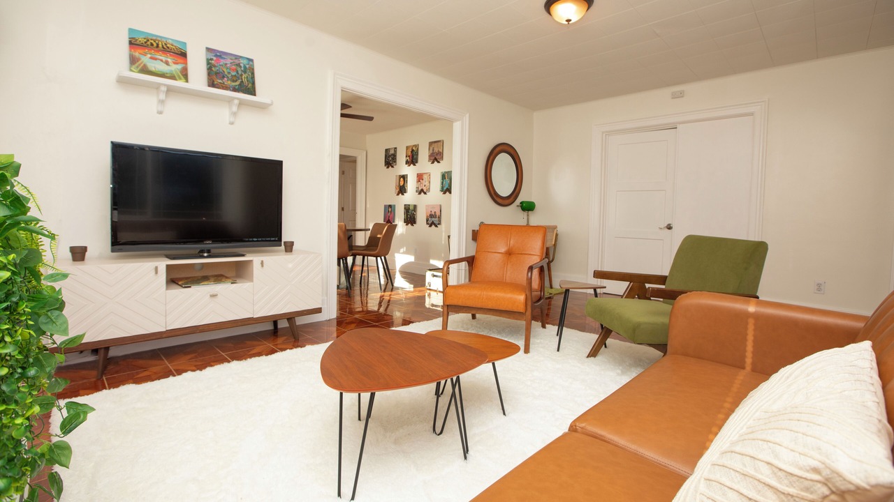 Photo of Livingroom in Eastside