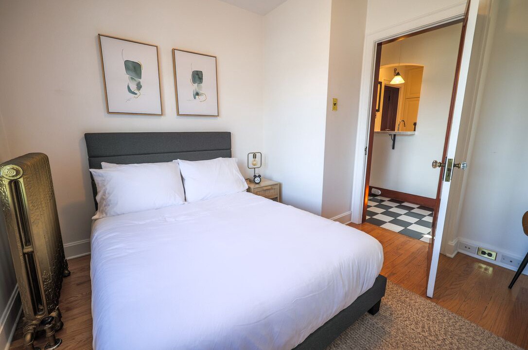 Photo of Bedroom in Mount Royal