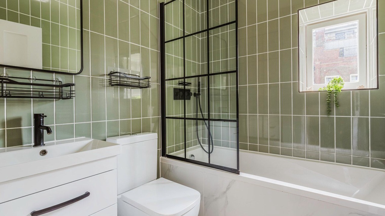 Photo of Bathroom in Wapping