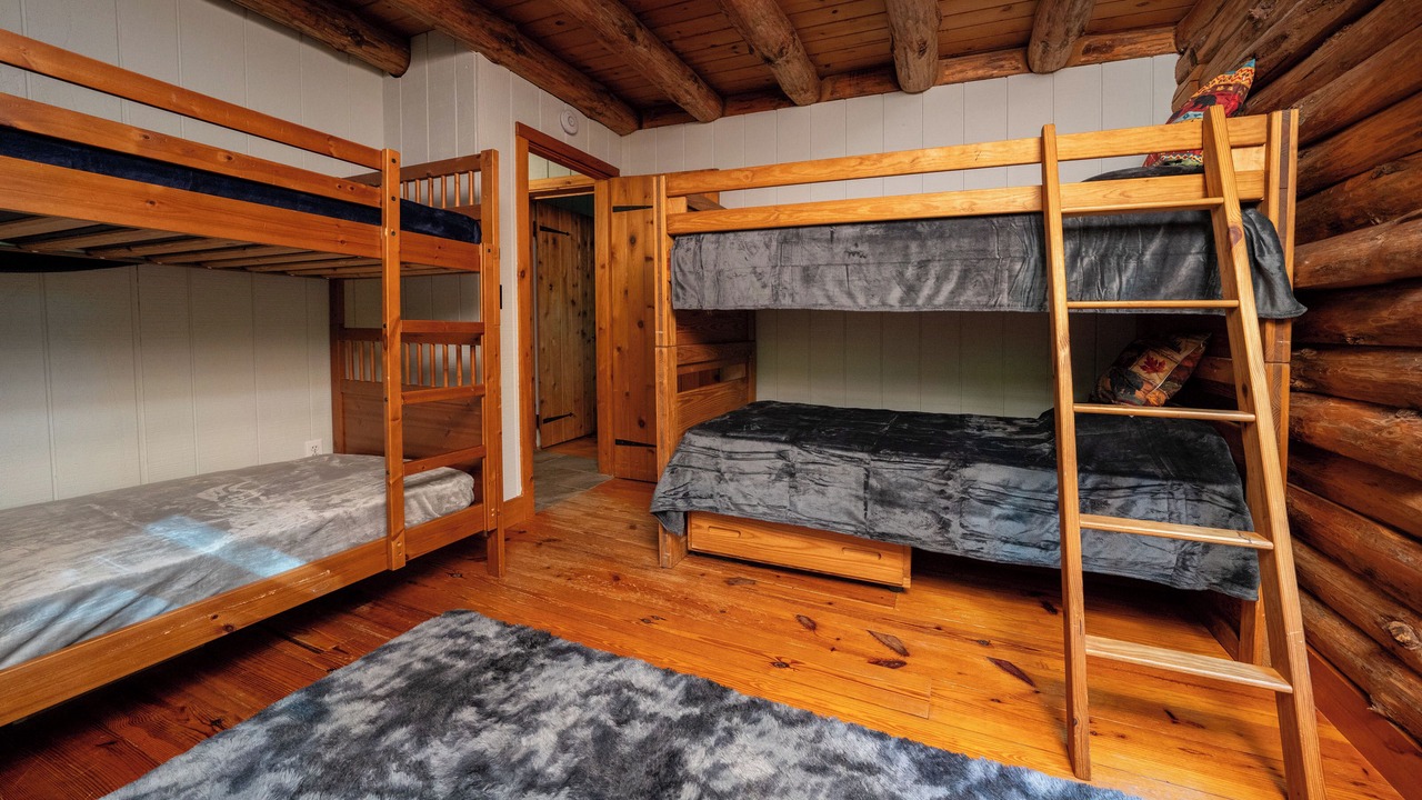 Photo of Bedroom in Killingworth